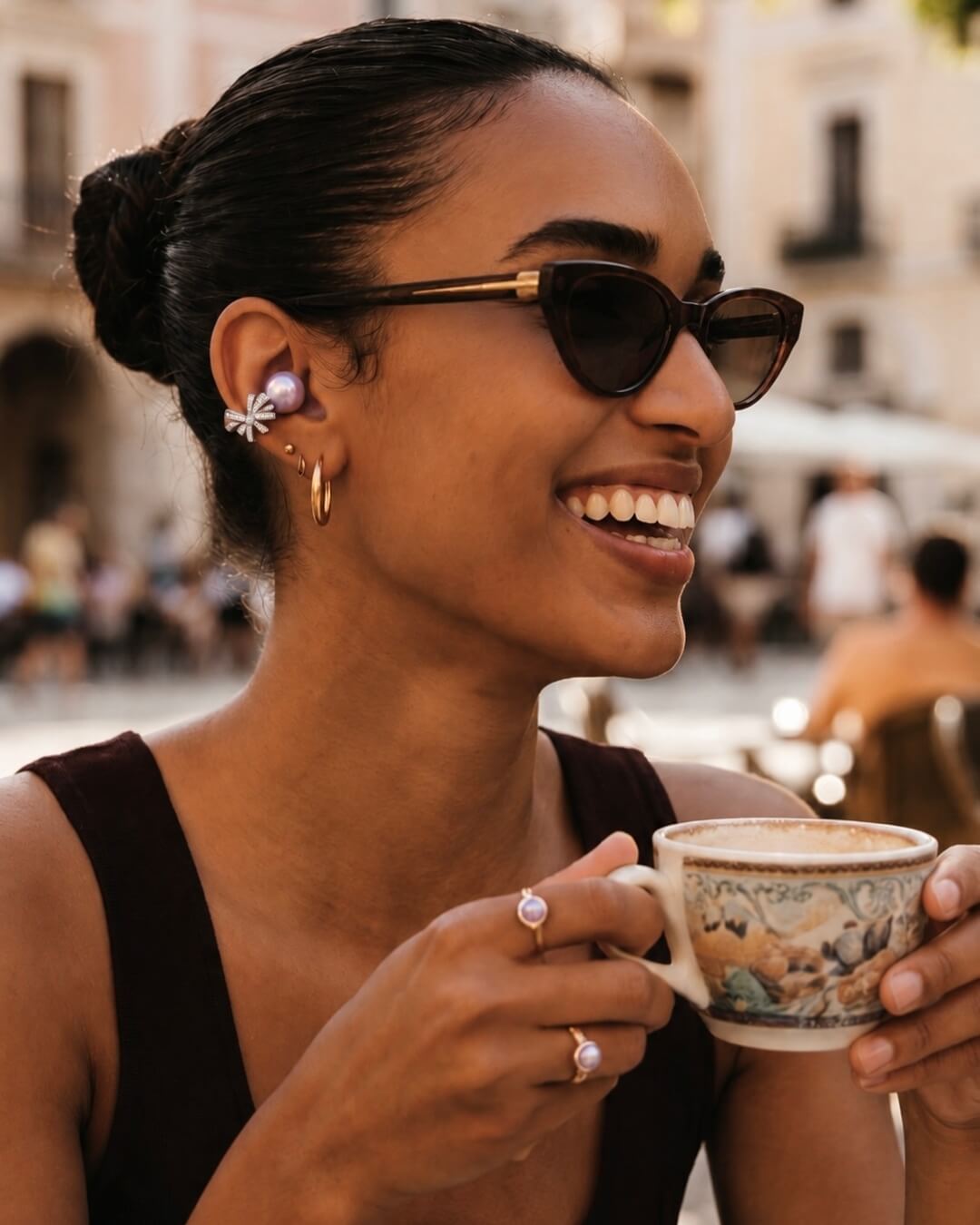 Lindalia Adorn earbuds lifestyle
